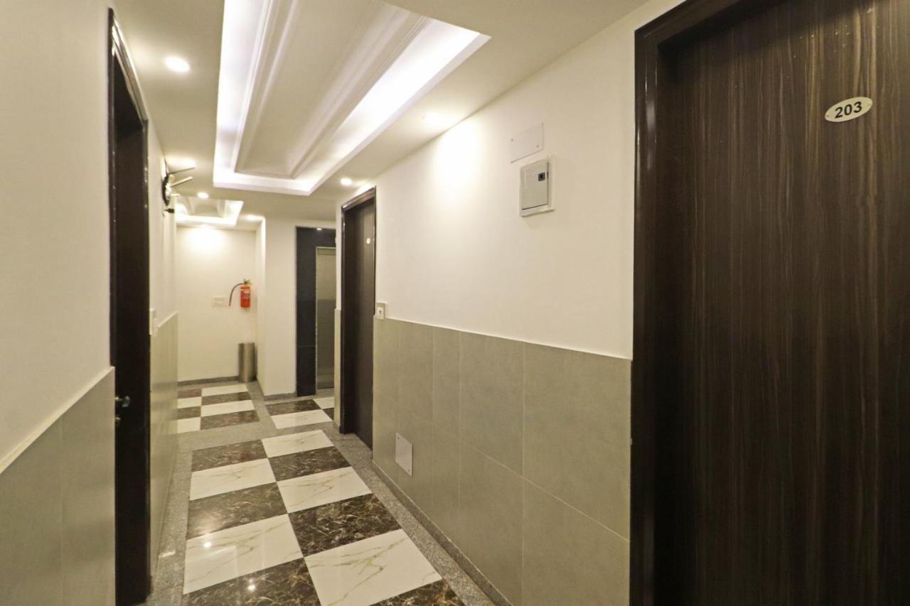 Hotel Almora Near Delhi Airport 뉴델리 외부 사진