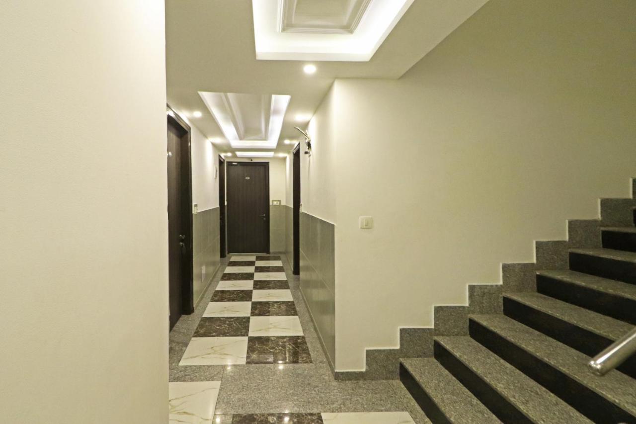 Hotel Almora Near Delhi Airport 뉴델리 외부 사진