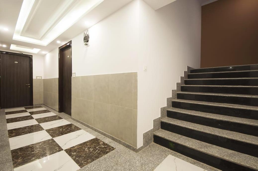 Hotel Almora Near Delhi Airport 뉴델리 외부 사진