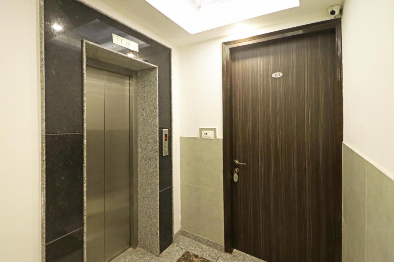 Hotel Almora Near Delhi Airport 뉴델리 외부 사진