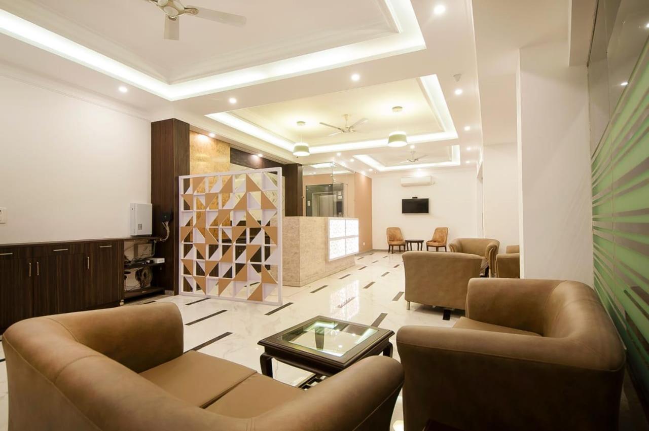 Hotel Almora Near Delhi Airport 뉴델리 외부 사진