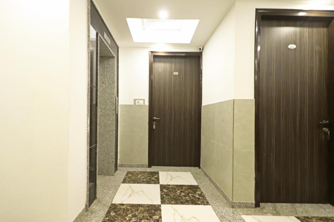 Hotel Almora Near Delhi Airport 뉴델리 외부 사진