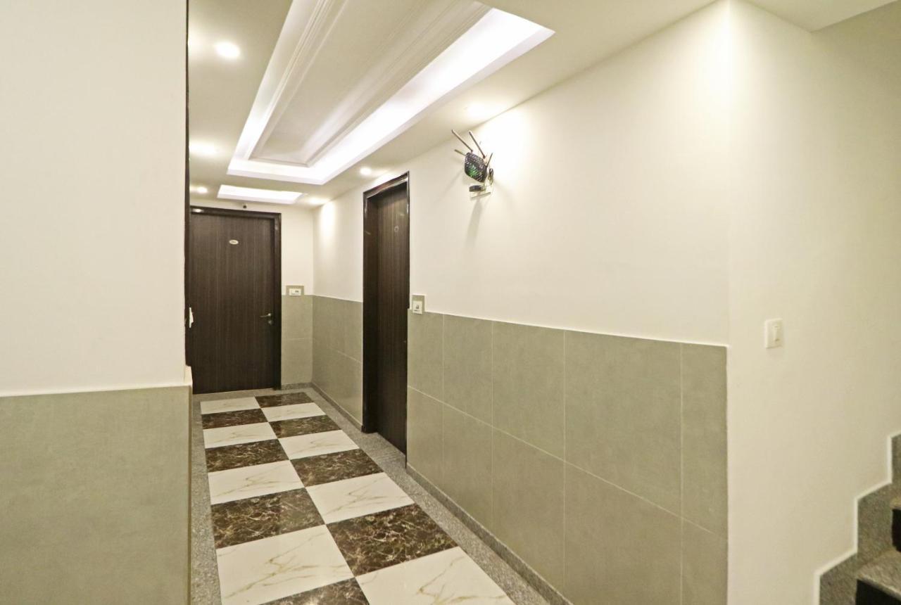 Hotel Almora Near Delhi Airport 뉴델리 외부 사진