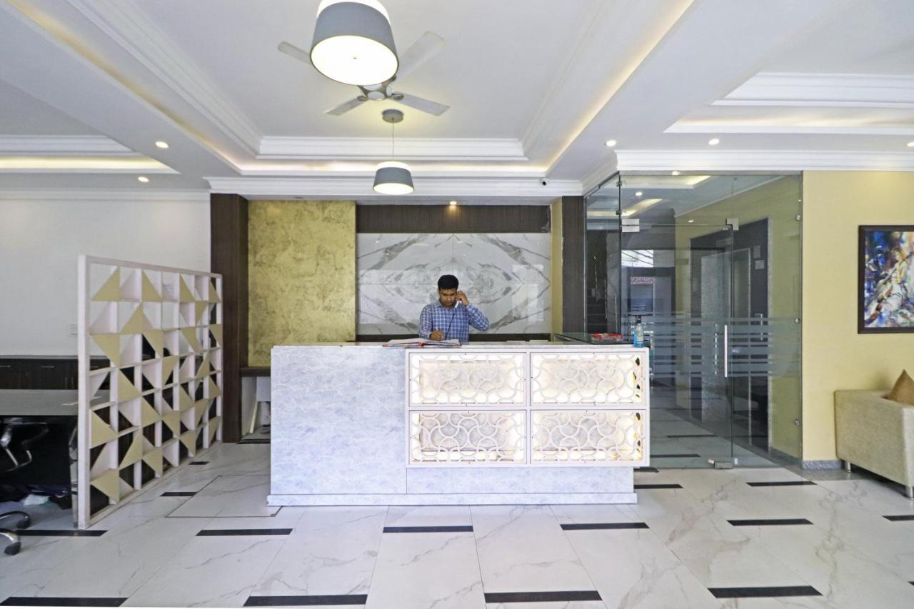Hotel Almora Near Delhi Airport 뉴델리 외부 사진