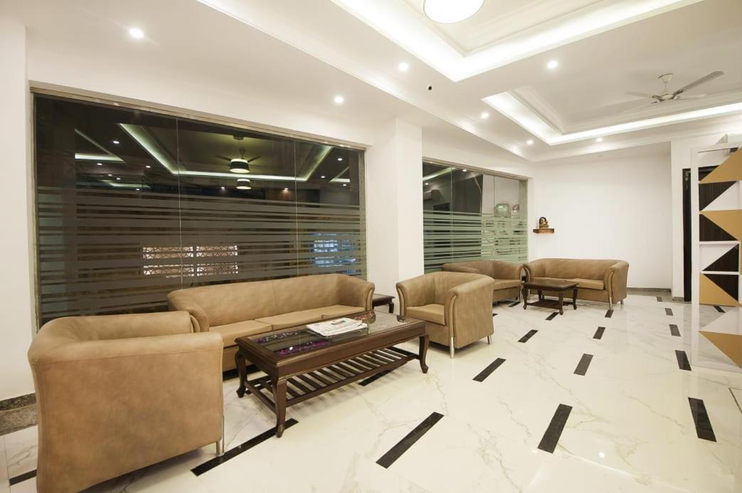 Hotel Almora Near Delhi Airport 뉴델리 외부 사진